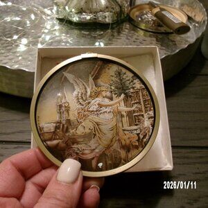 Stained Glass Ornament Smithsonian Institution Glassmasters 1991 "ANGEL SPIRIT"